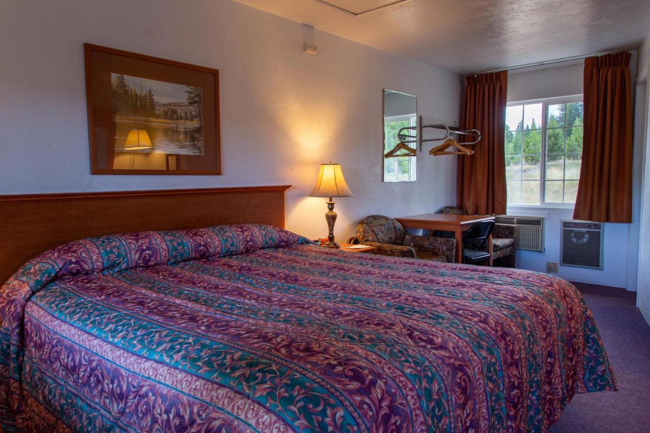 Swiss Holiday Lodge Mount Shasta Eksteriør billede